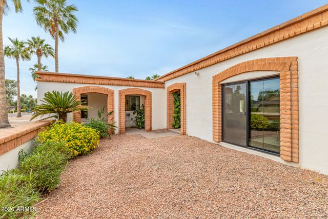 102 W ECHO Lane, Phoenix, AZ 85021