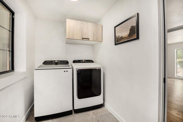 102 W ECHO Lane, Phoenix, AZ 85021