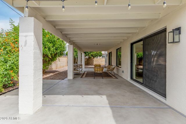 102 W ECHO Lane, Phoenix, AZ 85021