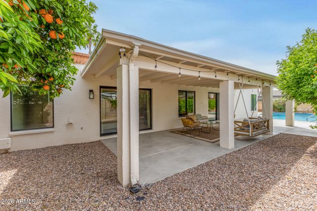 102 W ECHO Lane, Phoenix, AZ 85021
