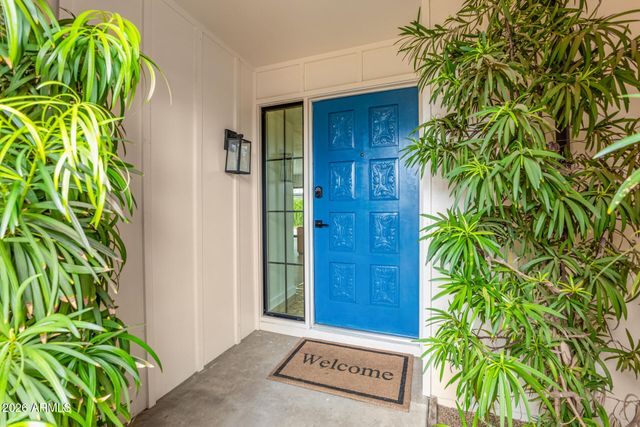 102 W ECHO Lane, Phoenix, AZ 85021