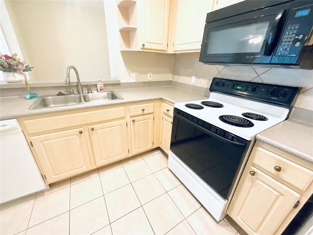 1375 LAKE SHADOW CIRCLE 11203, Maitland, FL 32751