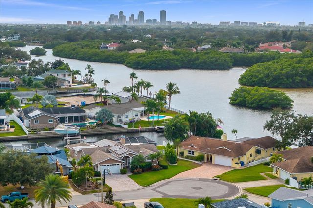 1320 52ND AVENUE NE, St Petersburg, FL 33703