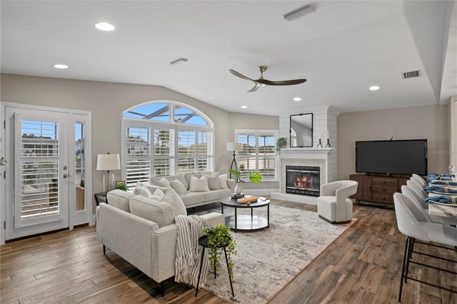 1320 52ND AVENUE NE, St Petersburg, FL 33703