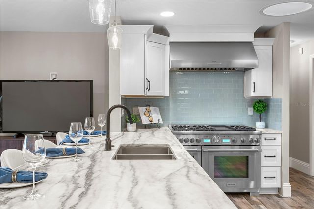 1320 52ND AVENUE NE, St Petersburg, FL 33703