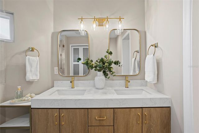 1320 52ND AVENUE NE, St Petersburg, FL 33703