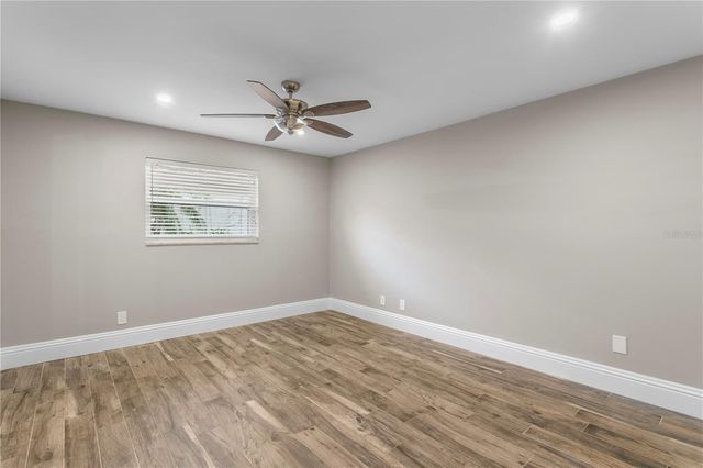 1320 52ND AVENUE NE, St Petersburg, FL 33703