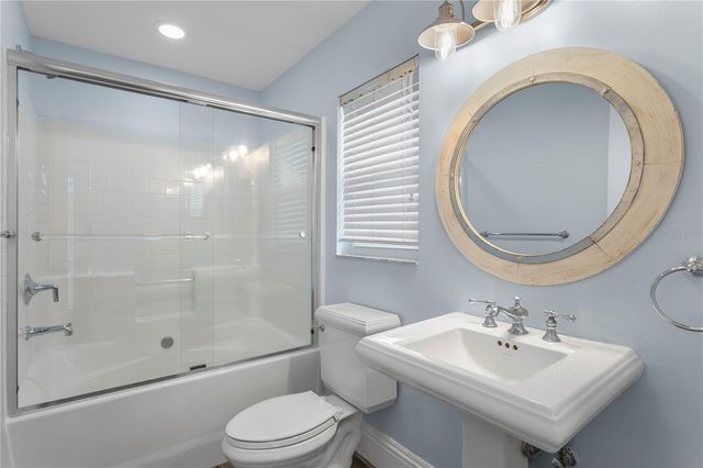 1320 52ND AVENUE NE, St Petersburg, FL 33703