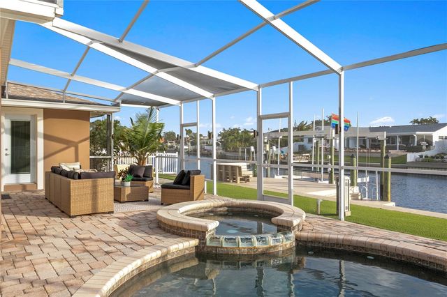 1320 52ND AVENUE NE, St Petersburg, FL 33703