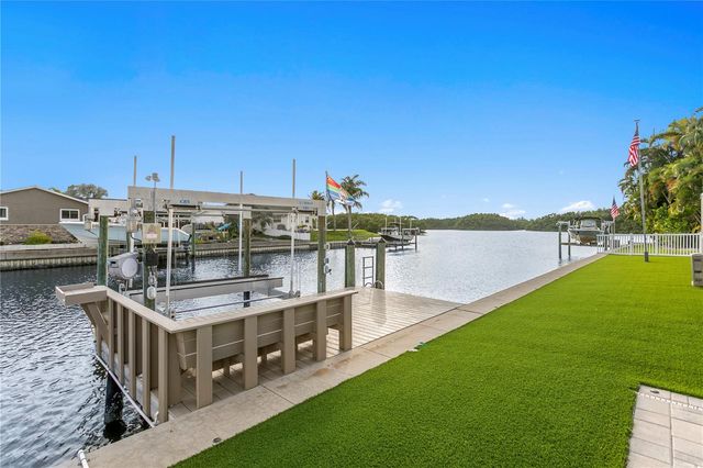 1320 52ND AVENUE NE, St Petersburg, FL 33703