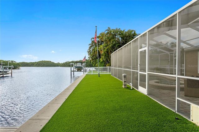 1320 52ND AVENUE NE, St Petersburg, FL 33703