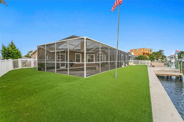 1320 52ND AVENUE NE, St Petersburg, FL 33703