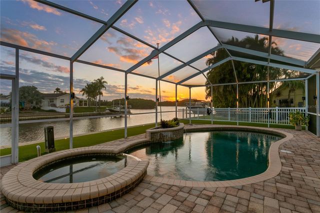 1320 52ND AVENUE NE, St Petersburg, FL 33703