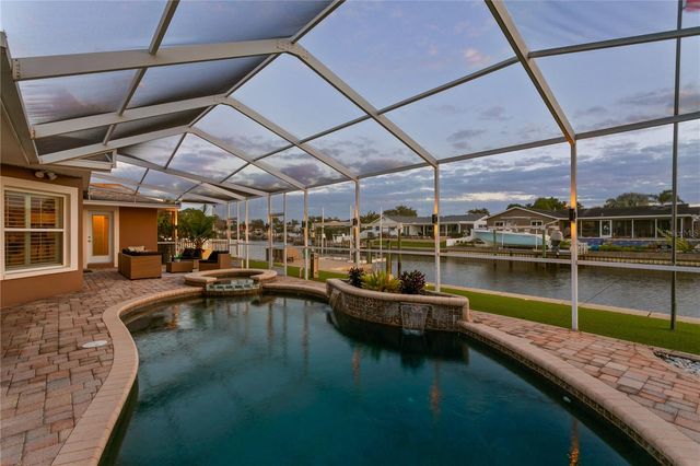 1320 52ND AVENUE NE, St Petersburg, FL 33703