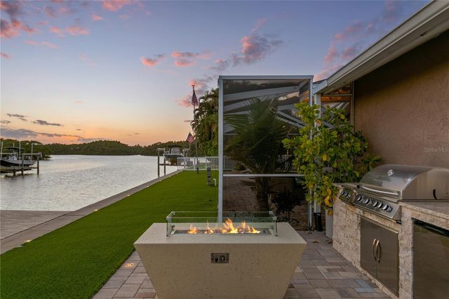 1320 52ND AVENUE NE, St Petersburg, FL 33703