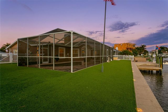 1320 52ND AVENUE NE, St Petersburg, FL 33703