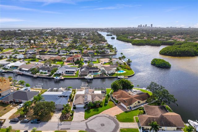 1320 52ND AVENUE NE, St Petersburg, FL 33703