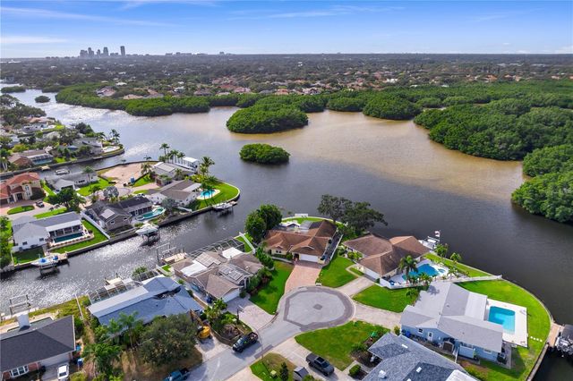 1320 52ND AVENUE NE, St Petersburg, FL 33703