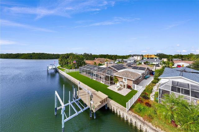 1320 52ND AVENUE NE, St Petersburg, FL 33703