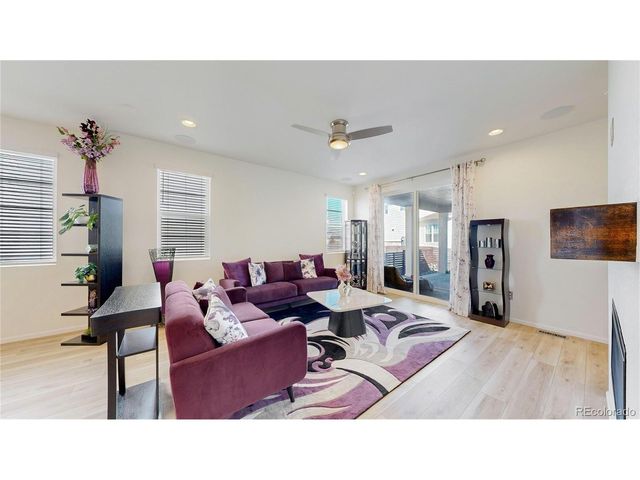 26 S Undergrove St, Aurora, CO 80018