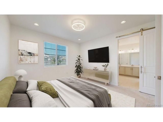 26 S Undergrove St, Aurora, CO 80018