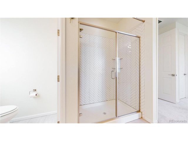 26 S Undergrove St, Aurora, CO 80018