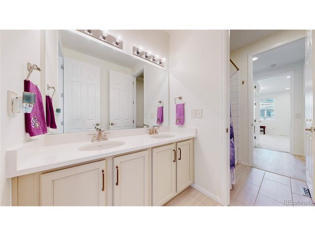 26 S Undergrove St, Aurora, CO 80018