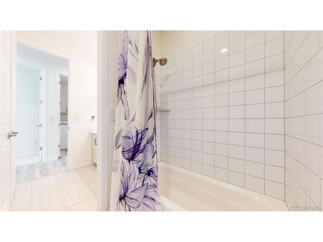 26 S Undergrove St, Aurora, CO 80018