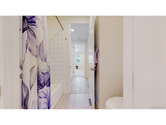 26 S Undergrove St, Aurora, CO 80018