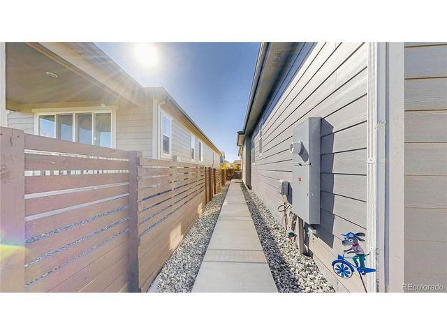 26 S Undergrove St, Aurora, CO 80018