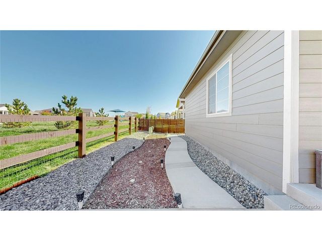 26 S Undergrove St, Aurora, CO 80018