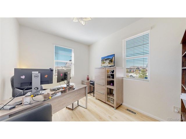 26 S Undergrove St, Aurora, CO 80018