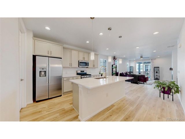 26 S Undergrove St, Aurora, CO 80018