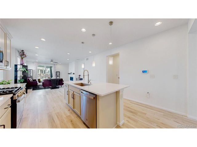 26 S Undergrove St, Aurora, CO 80018