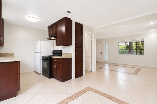 122 E Merrill, Rialto, CA 92376