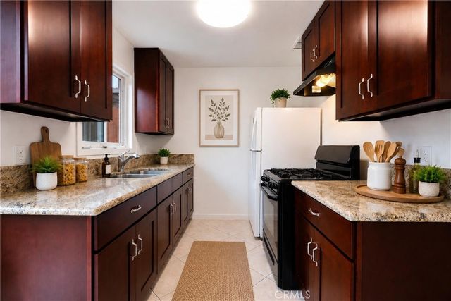 122 E Merrill, Rialto, CA 92376
