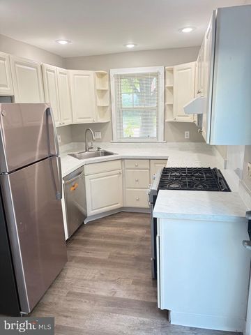 221 ROCKINGHAM RD, Bryn Mawr, PA 19010