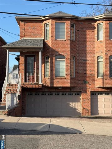 48 Henry Avenue A, Palisades Park, NJ 07650