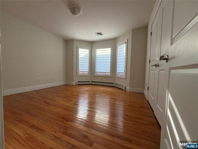 48 Henry Avenue A, Palisades Park, NJ 07650