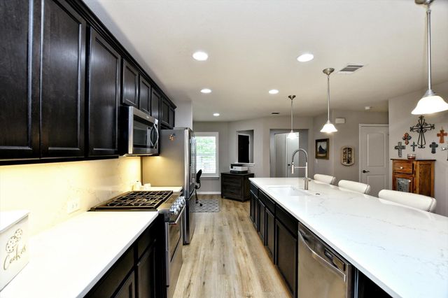 231 Hobby ST, Georgetown, TX 78633