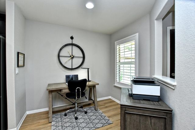 231 Hobby ST, Georgetown, TX 78633
