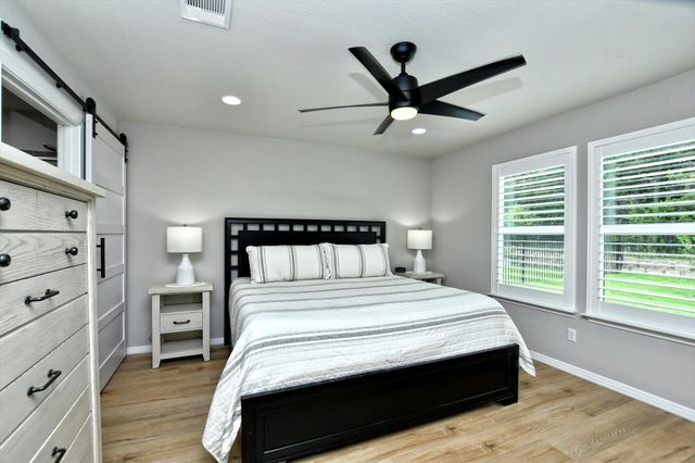 231 Hobby ST, Georgetown, TX 78633
