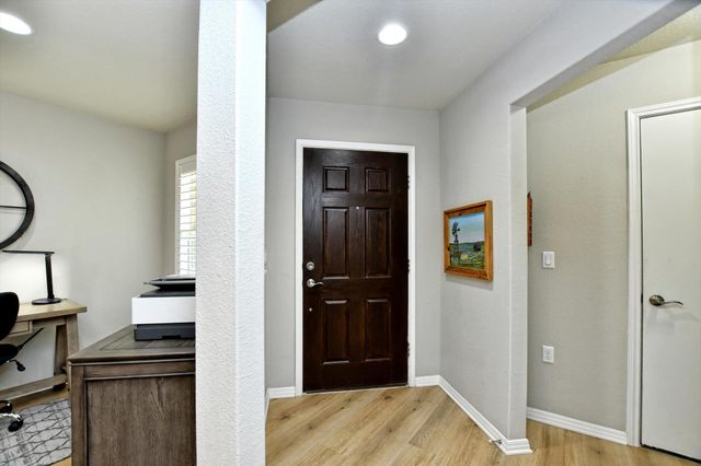 231 Hobby ST, Georgetown, TX 78633