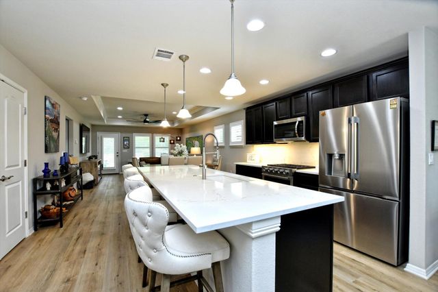 231 Hobby ST, Georgetown, TX 78633