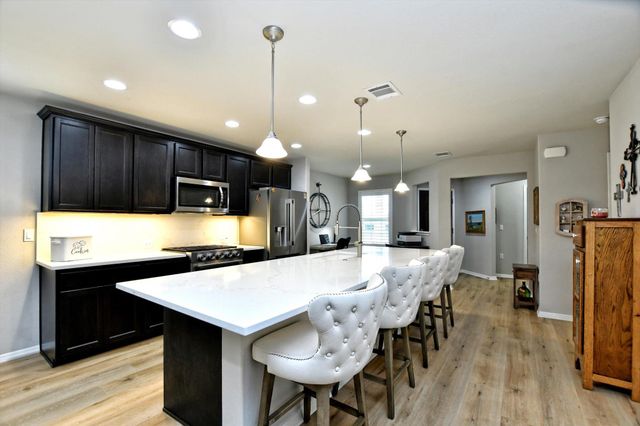 231 Hobby ST, Georgetown, TX 78633