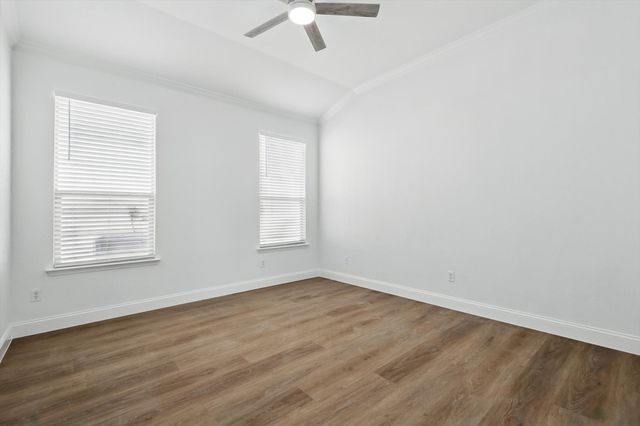 924 Charleston Lane, Savannah, TX 76227