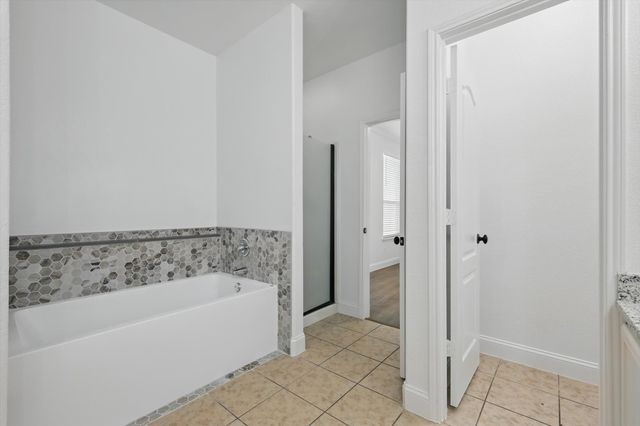 924 Charleston Lane, Savannah, TX 76227