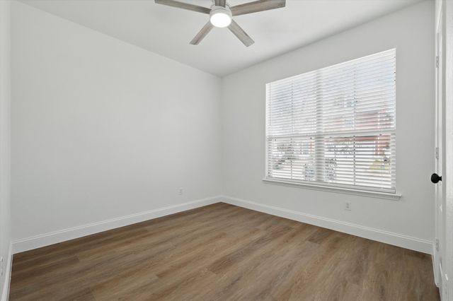 924 Charleston Lane, Savannah, TX 76227