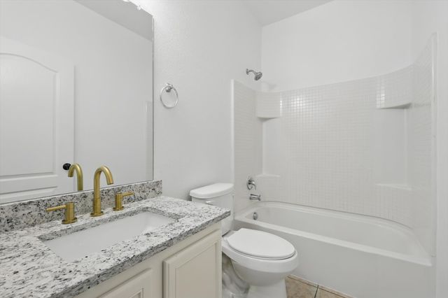 924 Charleston Lane, Savannah, TX 76227