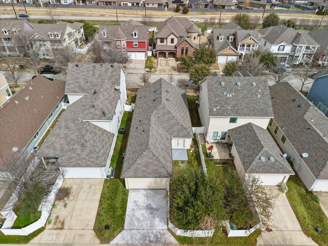 924 Charleston Lane, Savannah, TX 76227